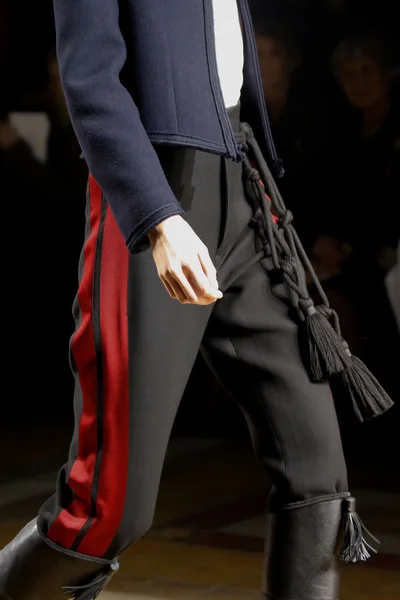 Look 2
